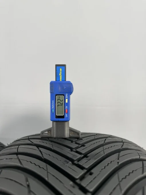 2X 235 45 R20 100W 7/6.6MM Maxxis All Season AP3 SUV Tyres Pressure tested tyre - Image 4