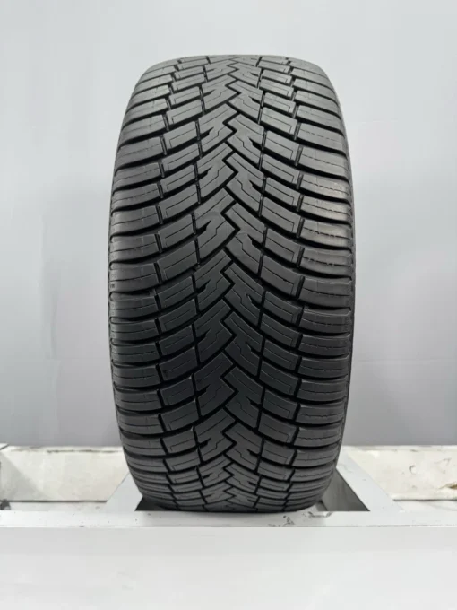 1X 225 40 R18 92Y 7.5MM Pirelli Cinturato All Season Tyre Pressure tested 2254018 DOT:33/22