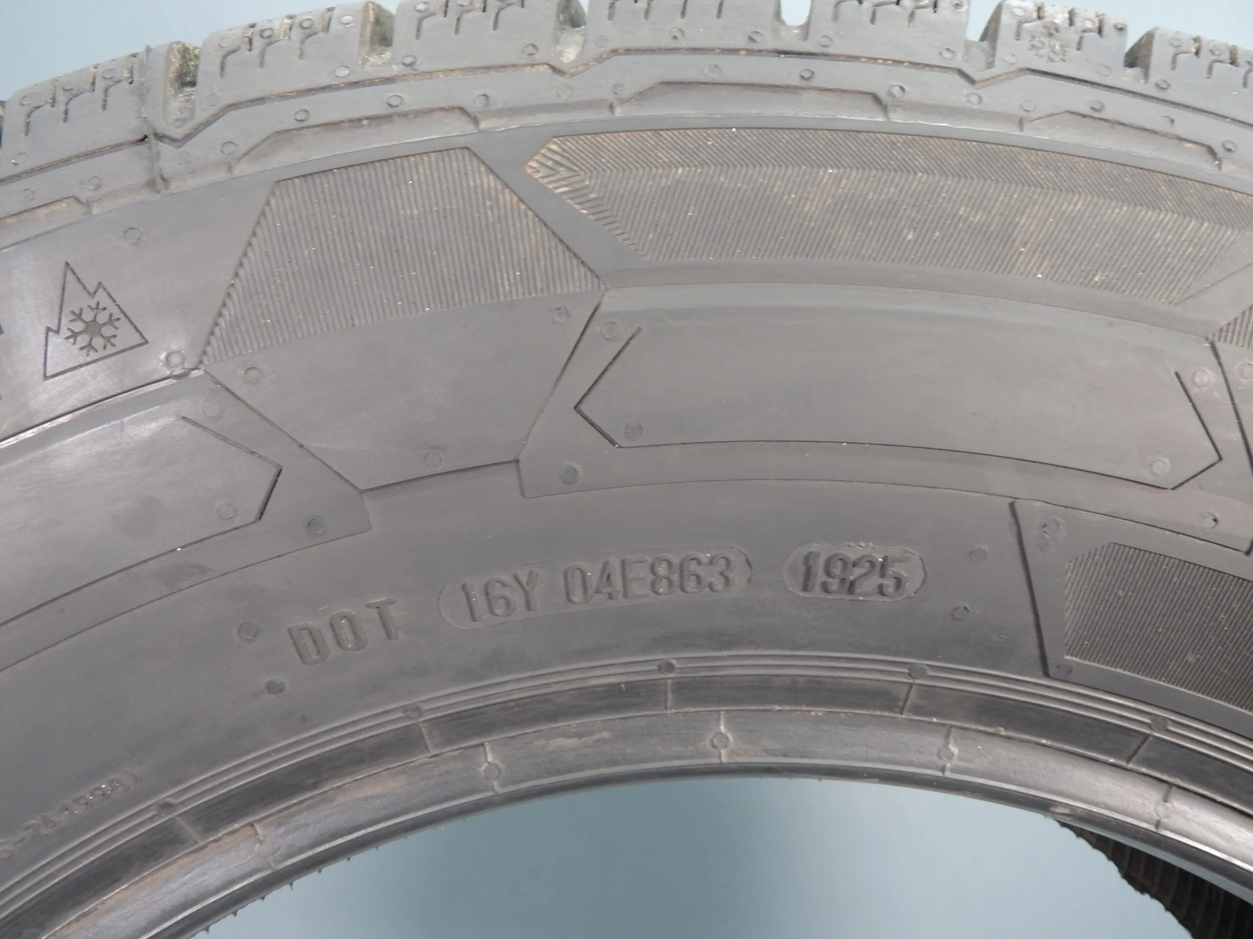 205/75/R16C X2 10MM Continental Van Contact Winter Premium Quality Part Worn Tyre Fully Pressure Tested - Image 9